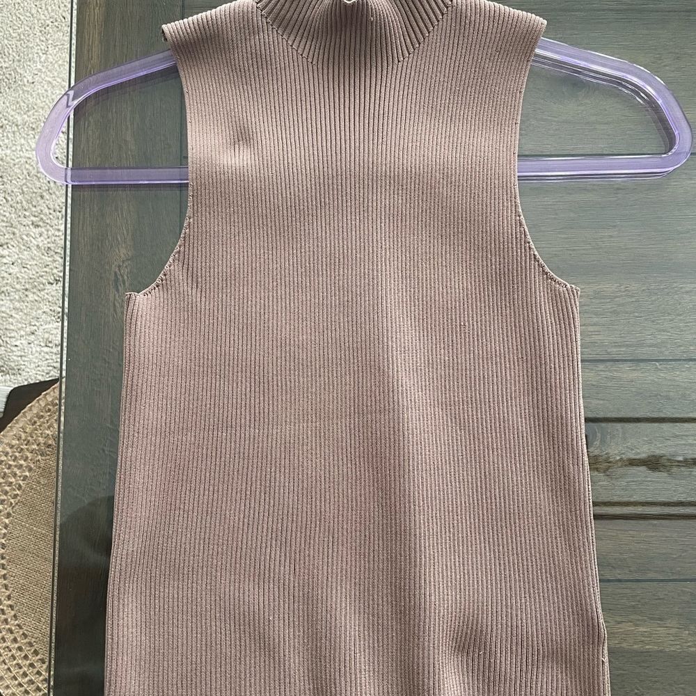 Ribbed Sleeveless Top in Taupe